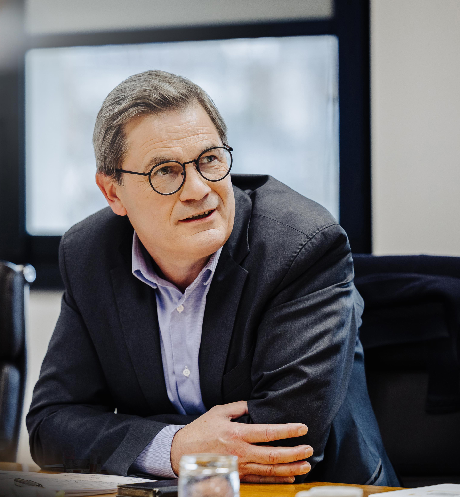DavidDerre_corporate.jpg DavidDerre_corporate.jpg